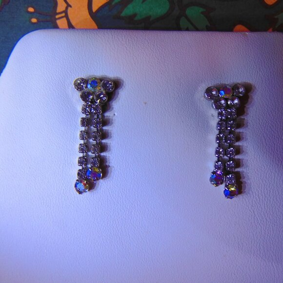 DEMURE CRYSTAL BUTTERFLY BOW EARRINGS - GIRLS or WOMEN! - Picture 3 of 4
